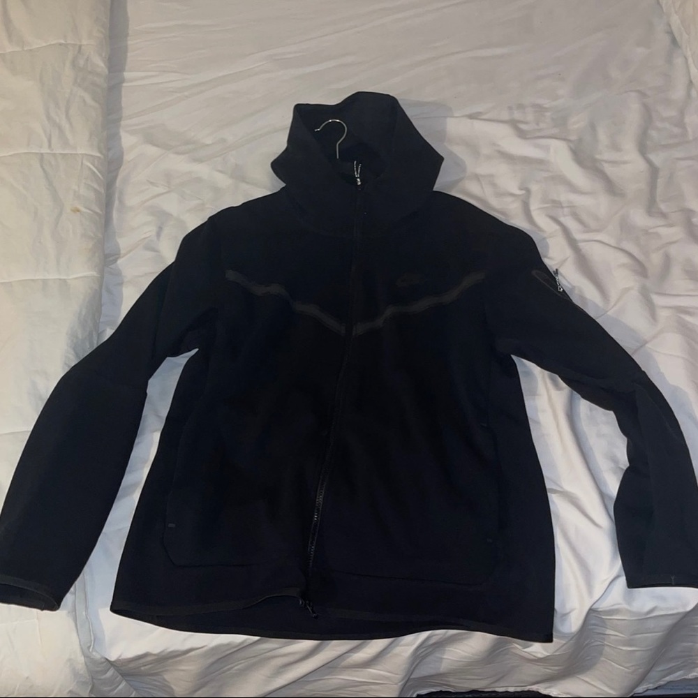 Black Nike Tech Fleece